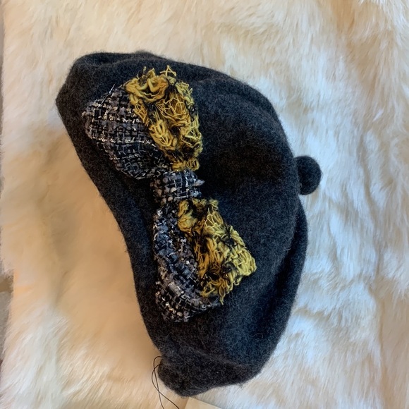 Anthropologie gray beret w bow - Picture 7 of 11